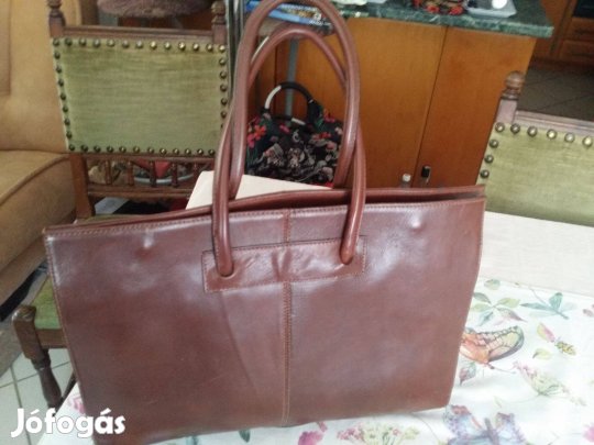 Nagyméretű női bőrtáska