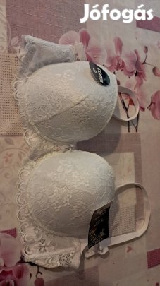 Nagyméretű női melltartó 