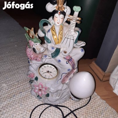 Nagyméretű,porcelán gésalámpa eladó