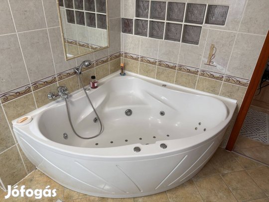 Nagyméretű sarokkád eladó!