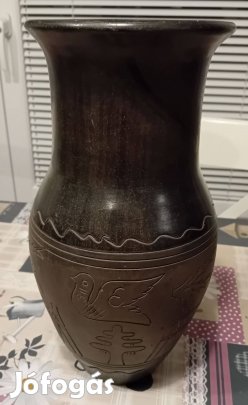 Nagyméretű szarvasos fekete cserép váza 33 cm