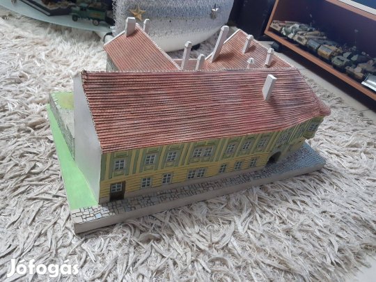 Nagyméretű udvarház makett kb 70 cm
