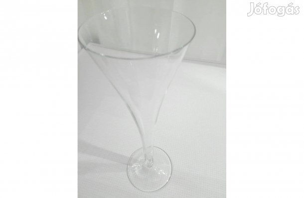 Nagyméretű üveg pezsgőspohár eladó!