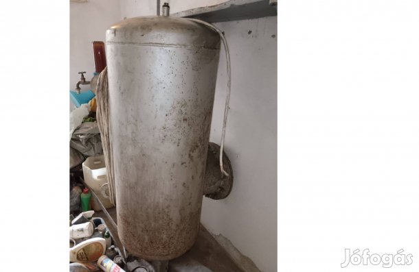 Nagyméretű vastag falú 200 literes tartály