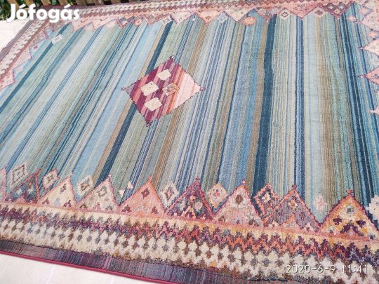 Nagyméretű vastag gépi perzsa szőnyeg