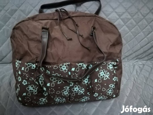 Nagyméretű,vízhatlan barna strandtáska,szinte új,elől zsebekkel!/70