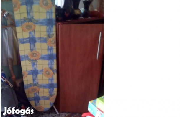 Nagynéretű vasalóállvány Megkímélt állapotú a Martinkertvárosban