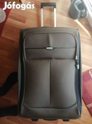 Nagyobb méretű Bőrönd