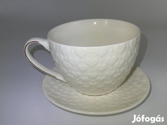 Nagyobb méretű szivecske mintás porcelán bögre, csésze + alj