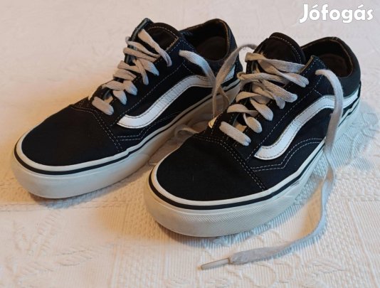 Nagyon Szép "Vans" Rövidszárú Fekete Női Utcai Sportcipő (36 méret)