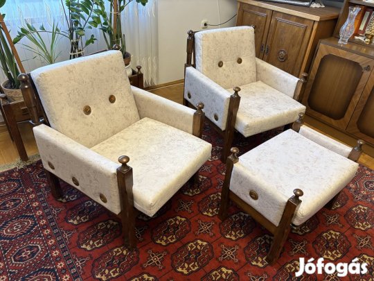 Nagyon jó állapotú Agria ülőgarnitúra eladó 