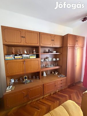 Nagyon jó állapotú szekrénysor eladó
