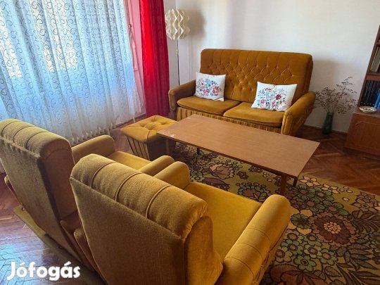 Nagyon jó állapotú ülőgarnitúra