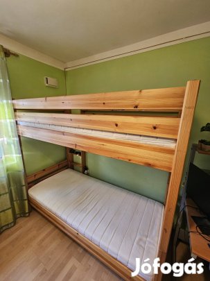 Nagyon masszív emeletes ágy