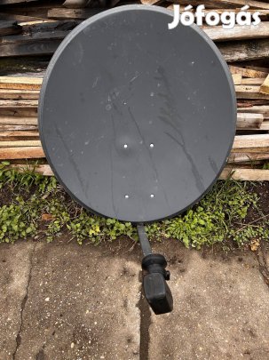 Nagyon nagy parabolaantenna négyes LNB-vel