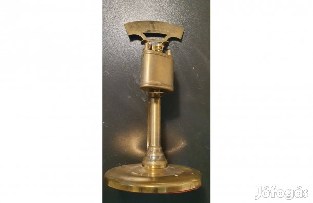 Nagyon régi állványos öngyújtó sárgarézből