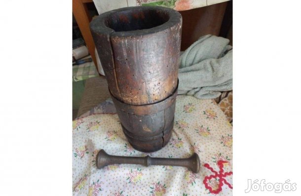 Nagyon régi fa edény és réz mozsár Eladó