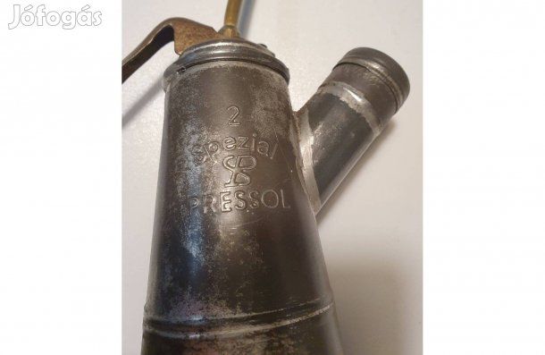 Nagyon régi olajozó működik