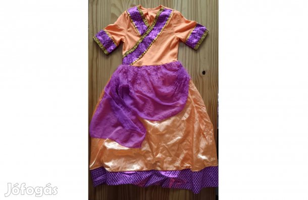 Nagyon szép Női jelmez eladó (3)