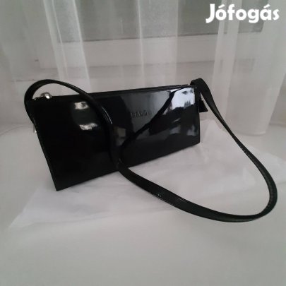 Nagyon szép , fekete 3 terű lakktáska