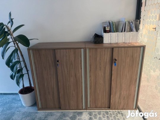 Nagyon szép állapotú irodai szekrény