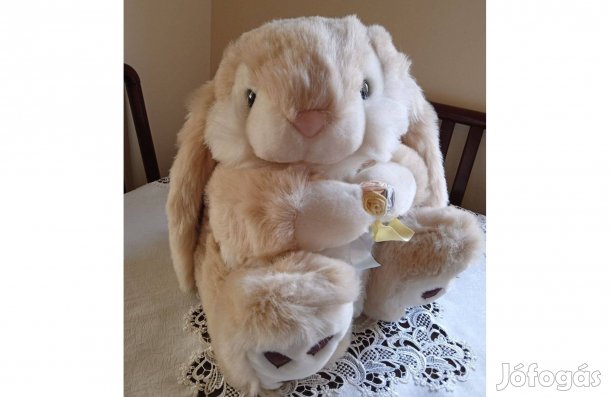 Nagyon szép plüs nyuszi