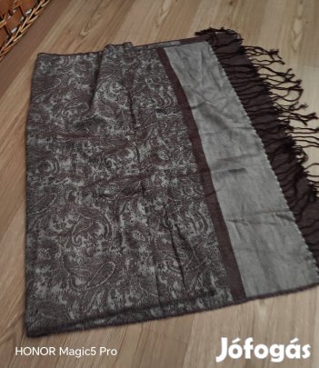 Nagyon szép vélhetően pashmina minőségi nagyméretű női sál
