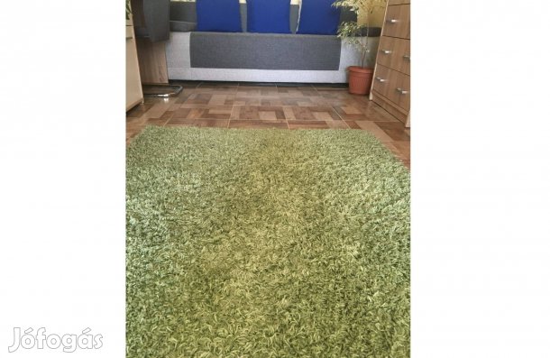 Nagyon szép zöld shaggy szőnyeg eladó ( 120 x 170 cm)