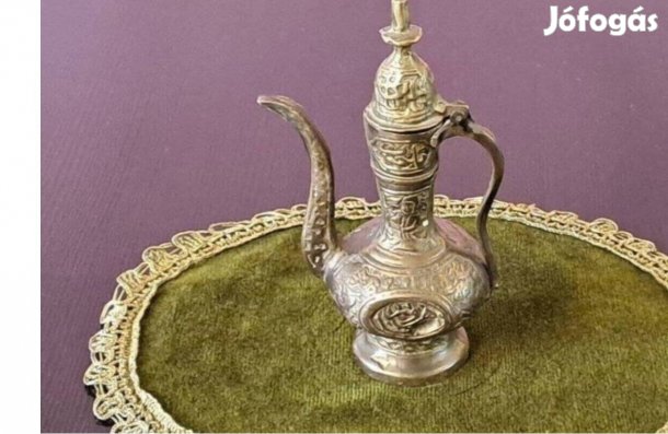 Nagyon tetszetős réz kiöntő