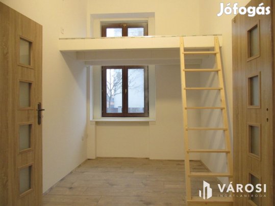 Nagypolgári ház társasházi lakásokká alakítva