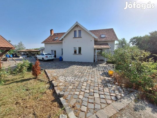 Nagyrévi 115 nm-es ház eladó