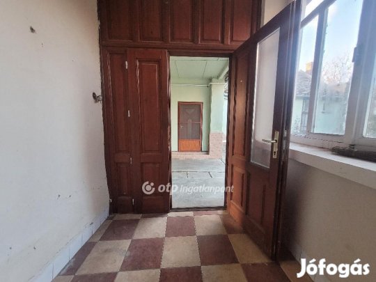Nagyszénási 96 nm-es lakás eladó