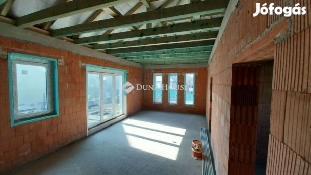 Nagytarcsai 106 nm-es ház eladó