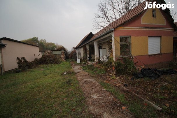 Nagytarcsai eladó 86 nm-es ház