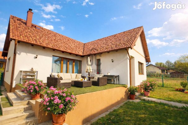 Nagytarcsai eladó ytong családi ház