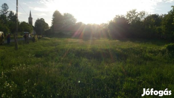 Nagyvátyon a Zrínyi utcában családi ház kiadó!