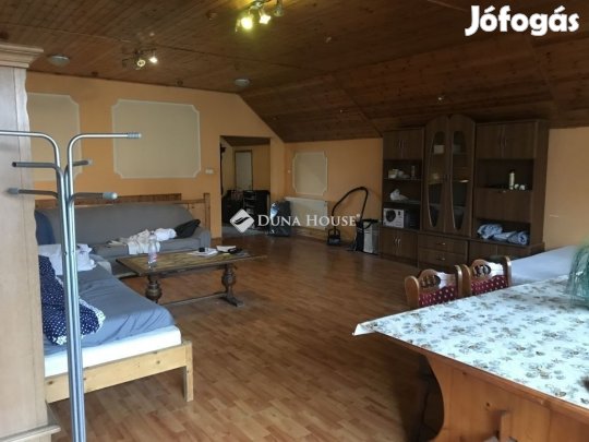 Nagyvenyimi 382 nm-es ház eladó