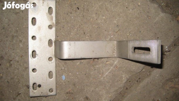 Napelem tartó konzol,kb 20 db van belöle 850 ft/db