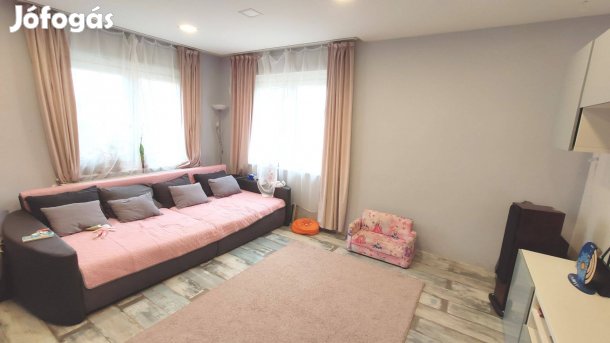 Napelemes családi ház Tárnokon