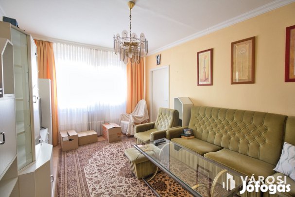 Napfényes 3 szobás lakás Tarjánban.
