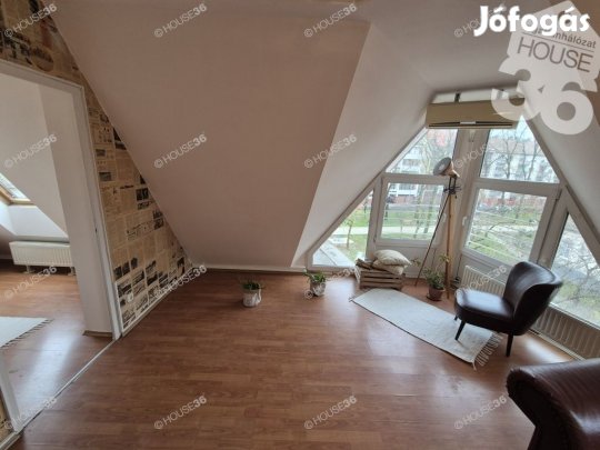 Napfényes, belvárosi lakás eladó!