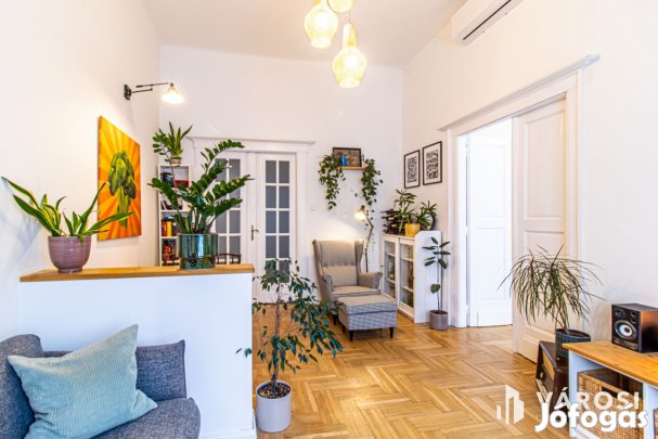 Napfényes és stílusos lakás a Belgrád rakparton