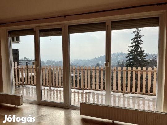 Napfényes ikerház a Szkókóban