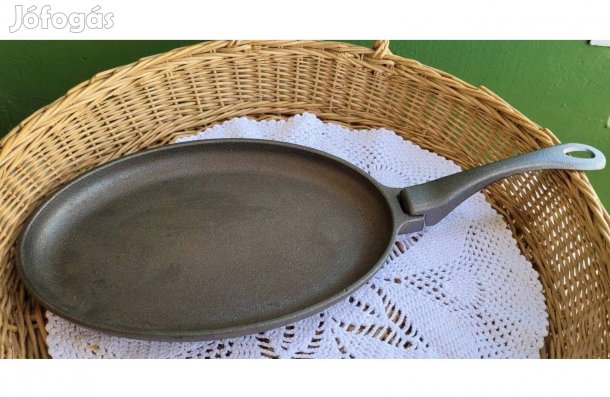 Napoleon öntöttvas serpenyő levehető nyéllel