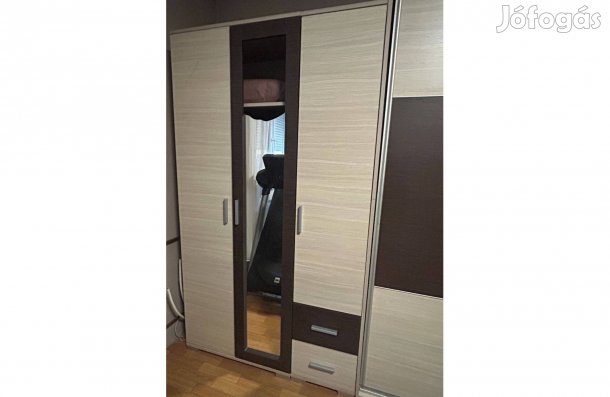 Nápoly tükrös szekrény