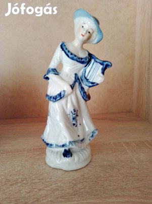 Nápolyi Capodimonte porcelán nő figura