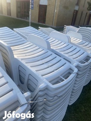 Napozóágy műanyag