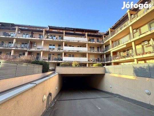 Nappali+1 Szobás Kertkapcsolatos Lakás Eladó