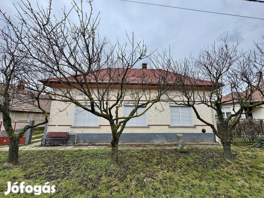 Nappali+3 Szobás Családi Ház Eladó