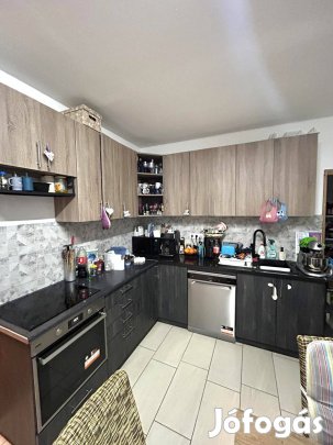 Nappali+3 szobás családi ház